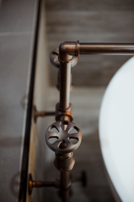 Bath faucet